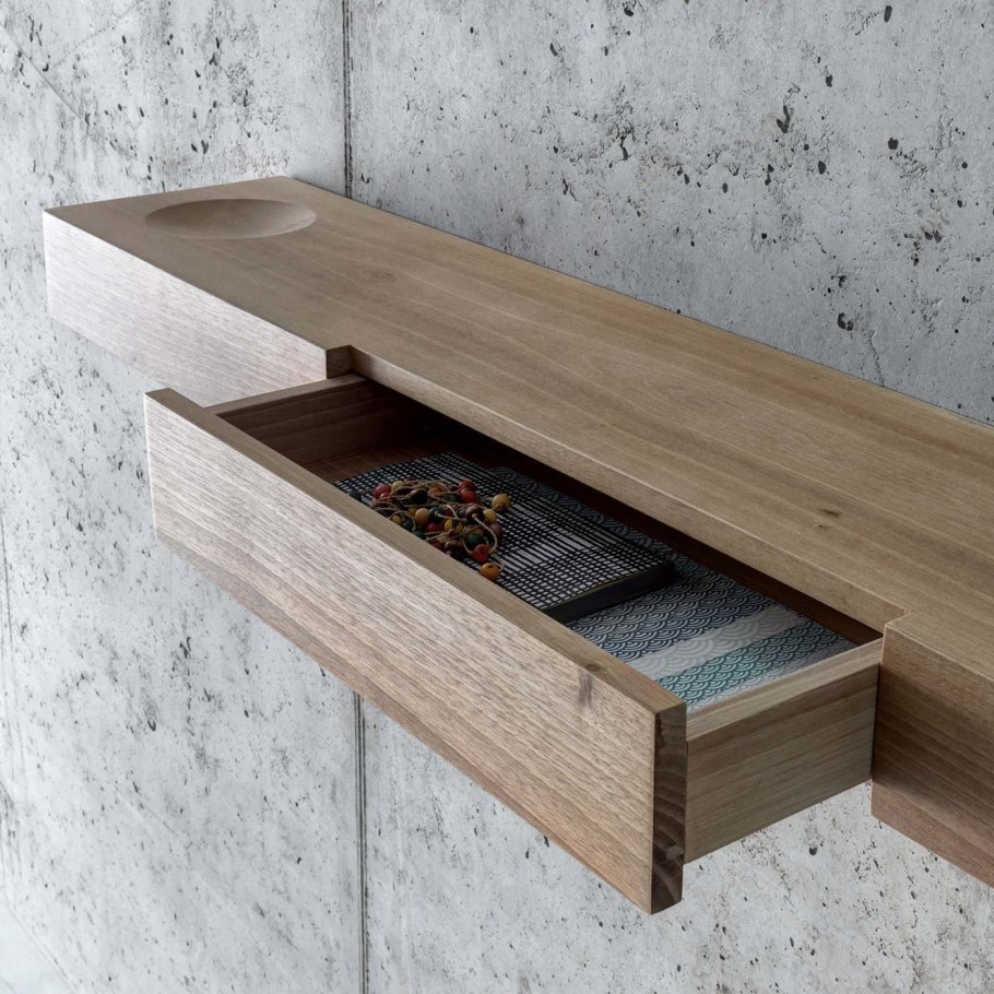 Навесная полка в прихожую