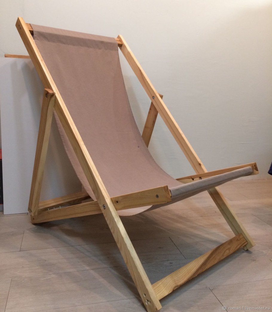 Лежак из дерева
