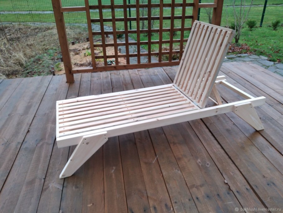 Шезлонг из дерева