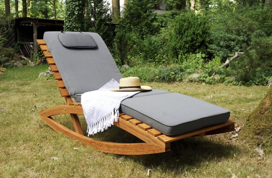 Шезлонг для дачи