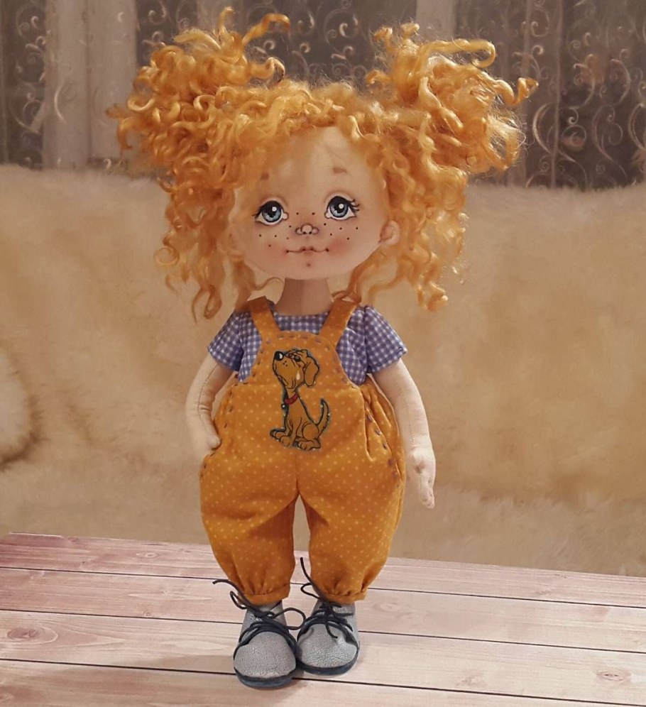 Тряпичная кукла с рыжими волосами