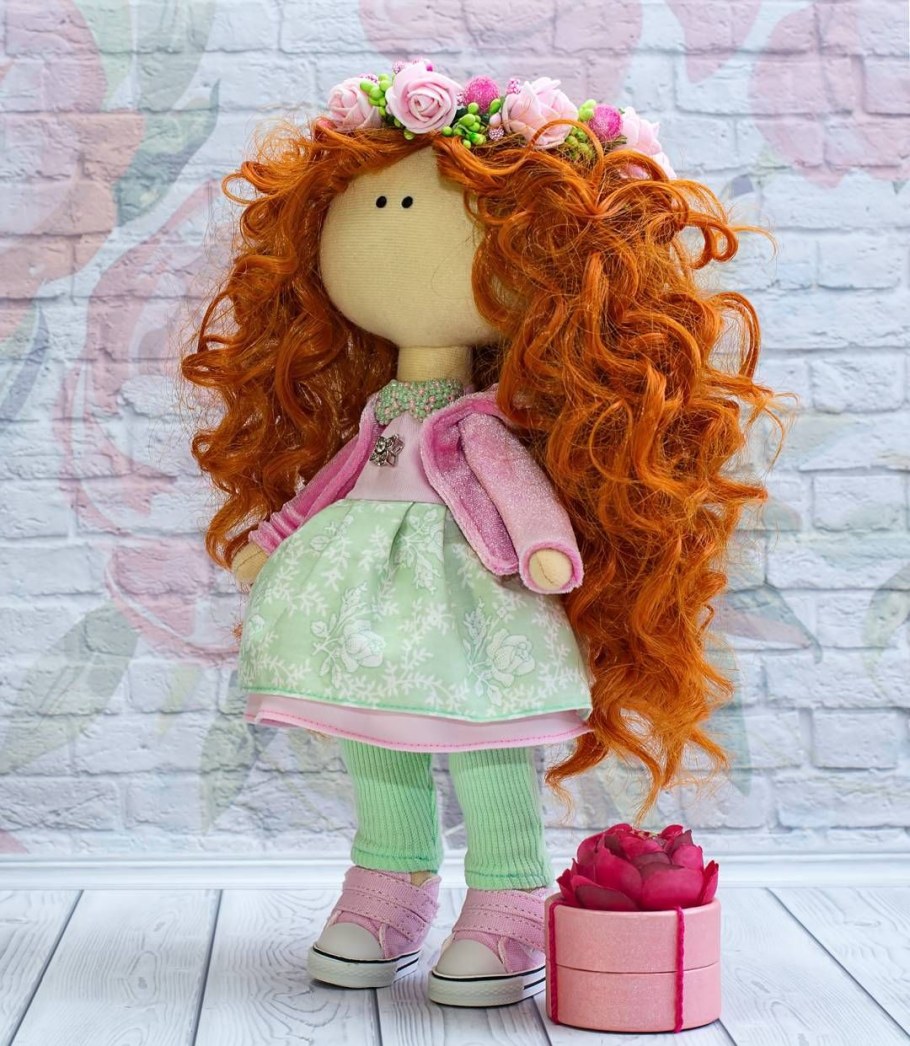 Интерьерная кукла с рыжими волосами