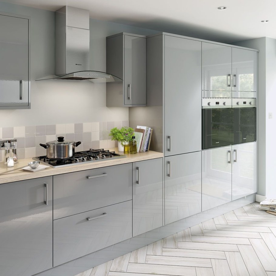 Кухонный гарнитур серый с белым