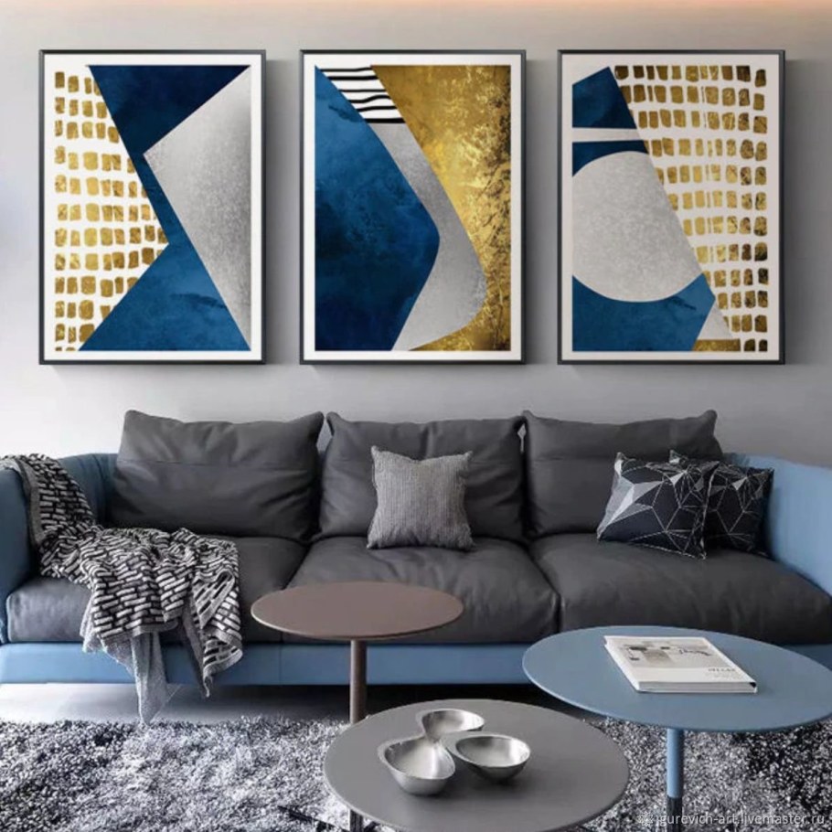 Постеры в синих тонах в интерьере