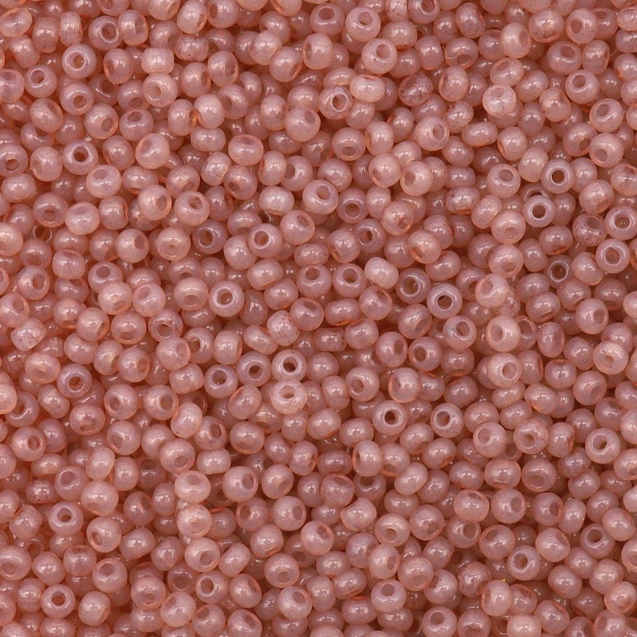 Алебастровый чешский бисер