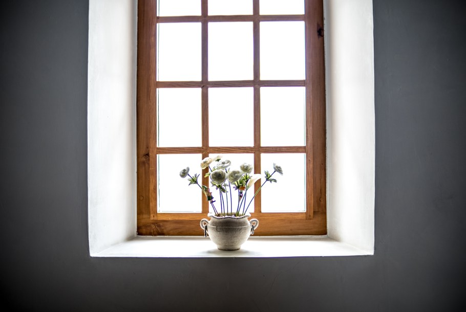 Оконные откосы в интерьере