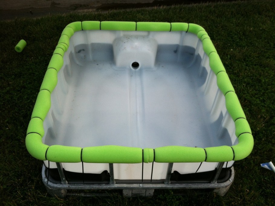 Бассейн из еврокуба