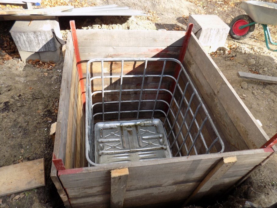 Погреб из еврокуба своими