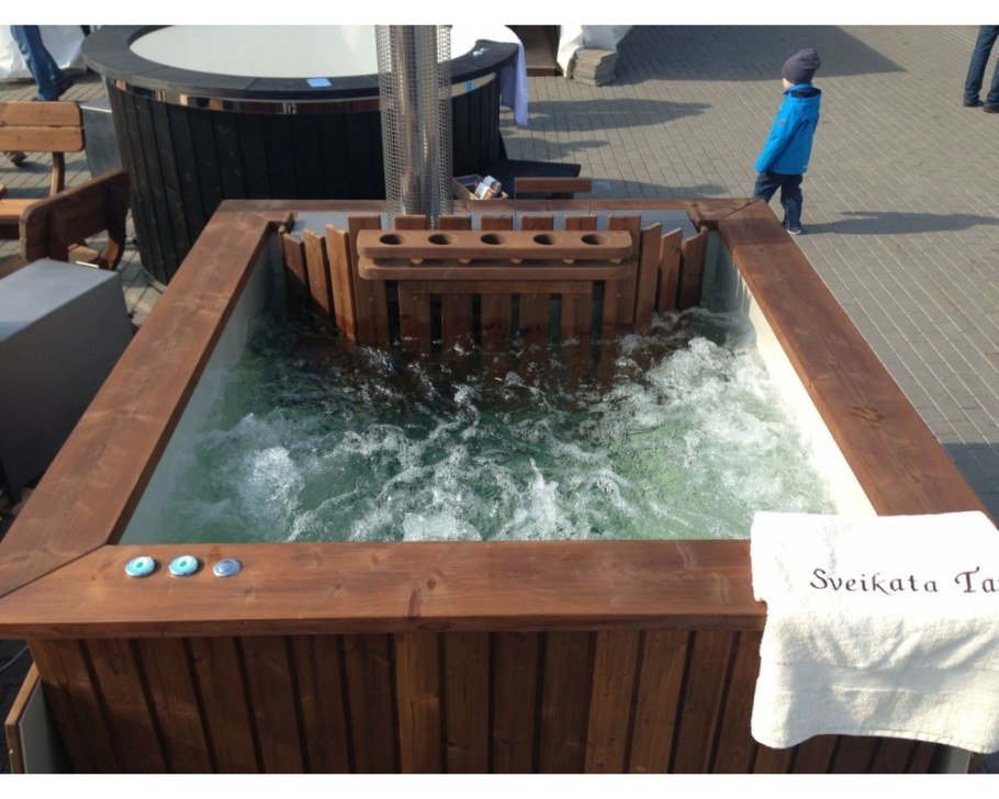 Бассейн из кубовой емкости