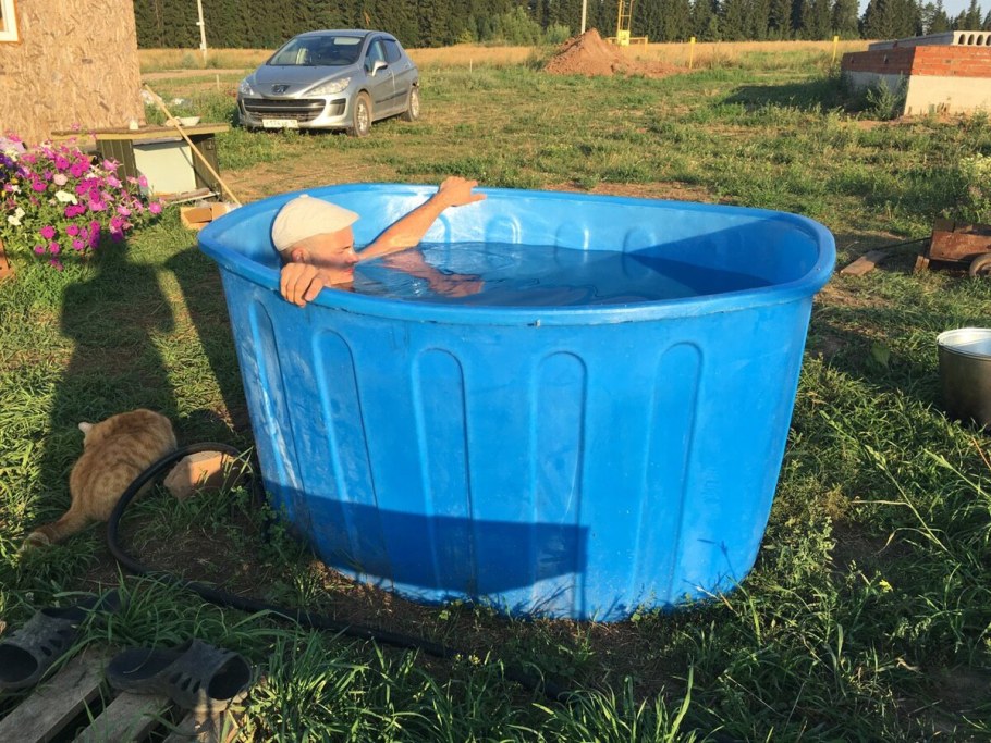 Пластиковый бассейн для дачи