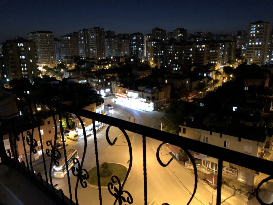 Вид с балкона ночью