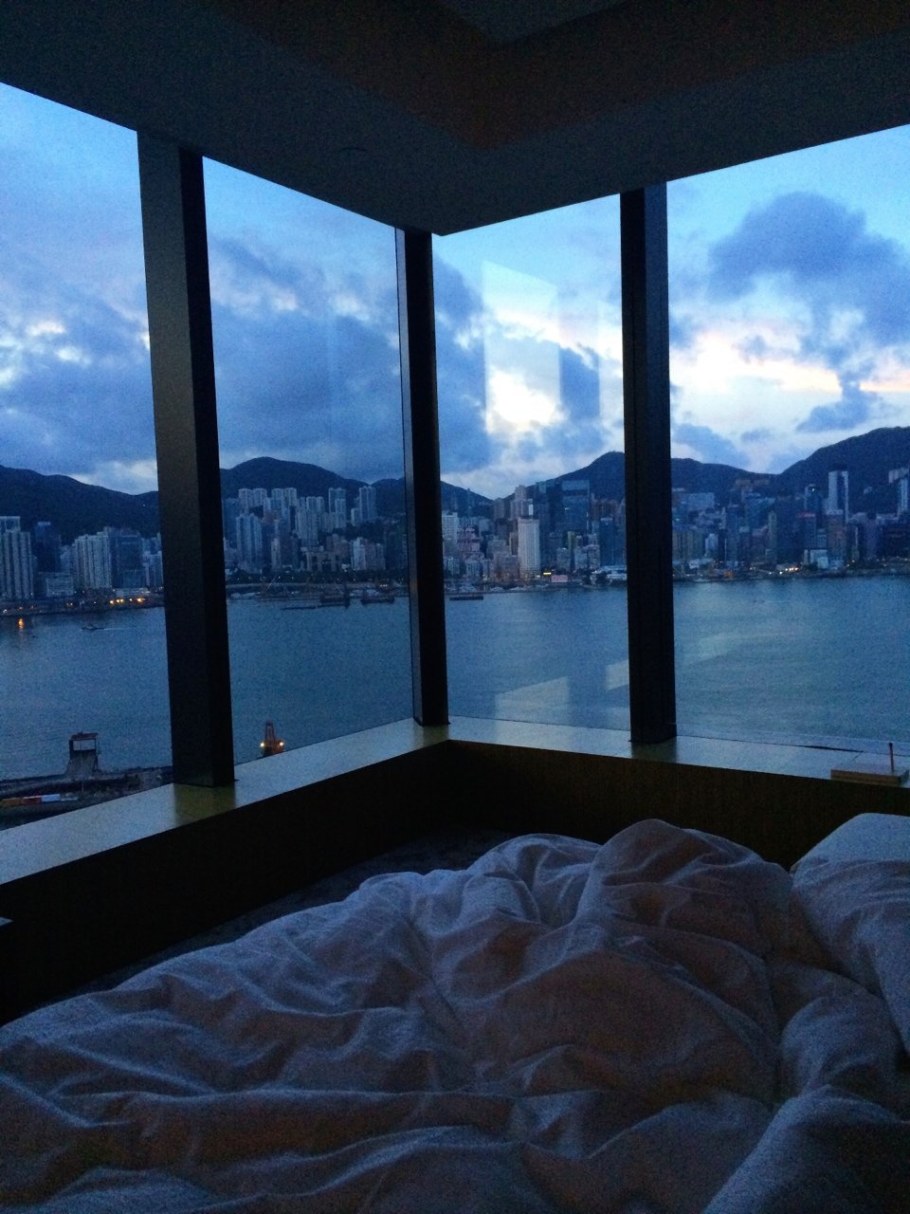 Красивый вид из панорамного окна