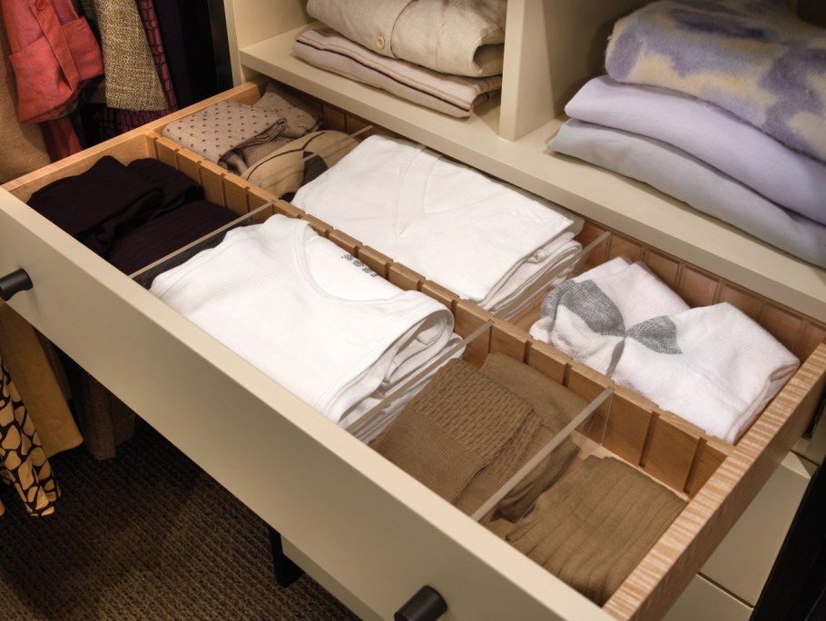 Разделитель для вещей в шкафу