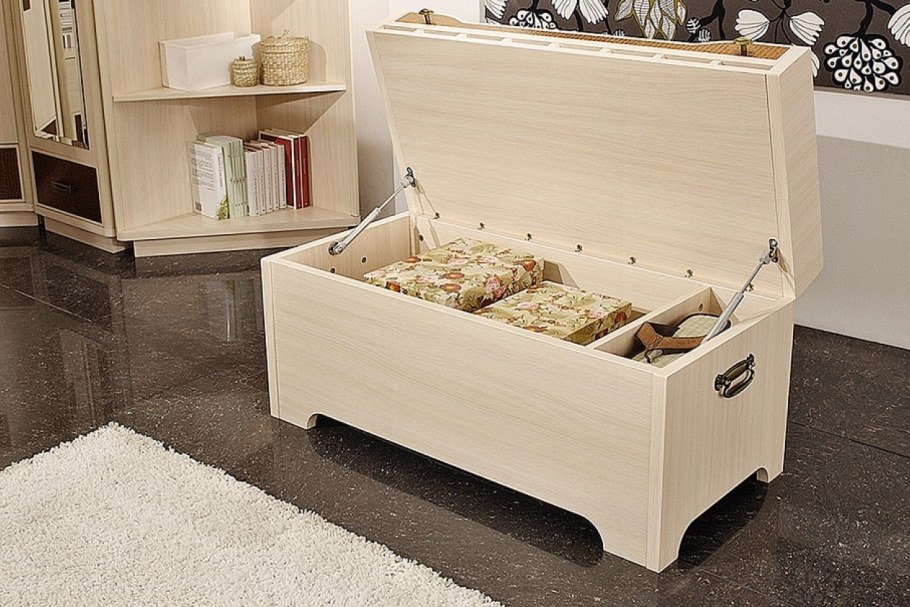 Сундук в спальню