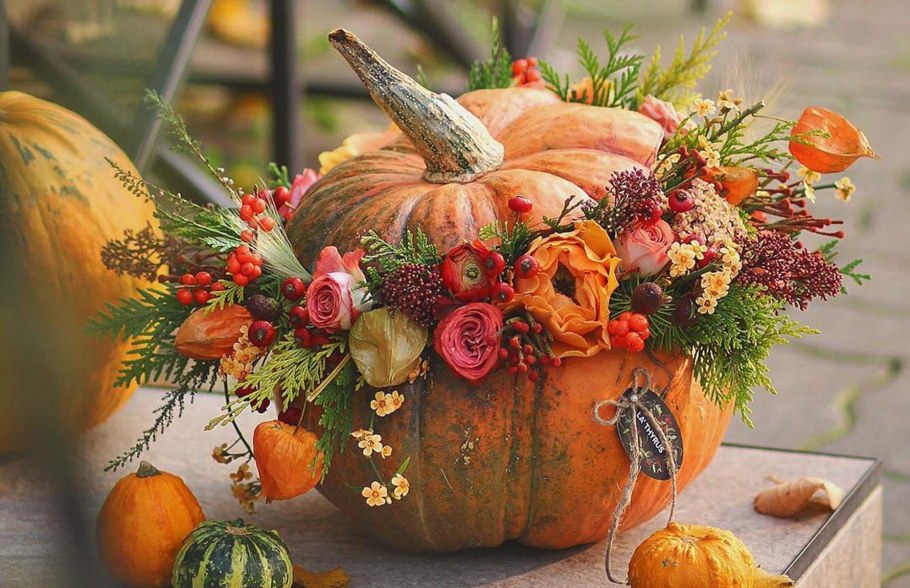 Осенняя экибана в тыкве