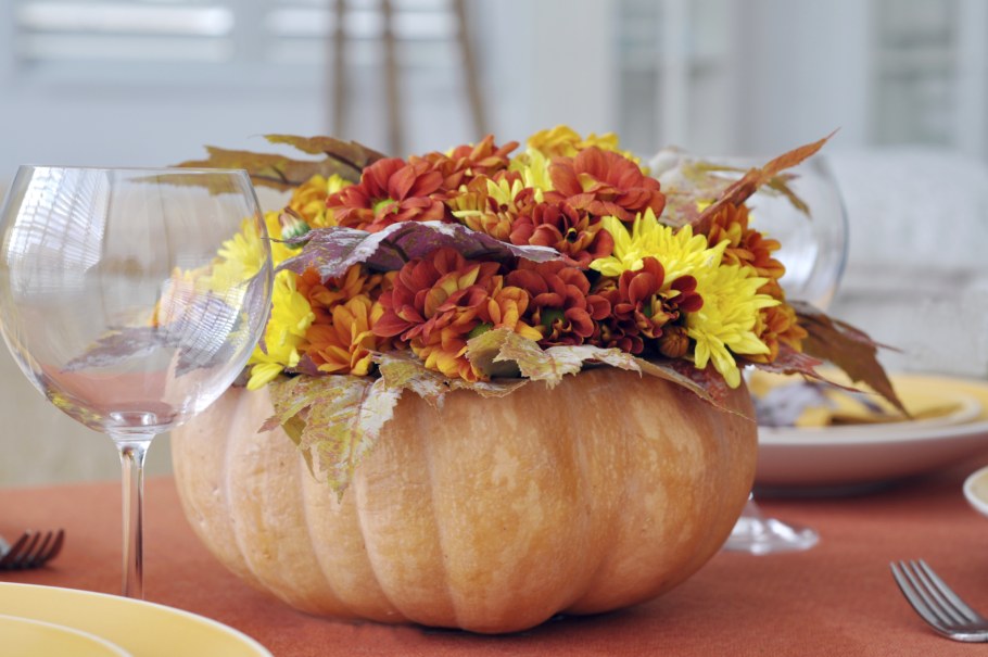 Осенняя экибана в тыкве