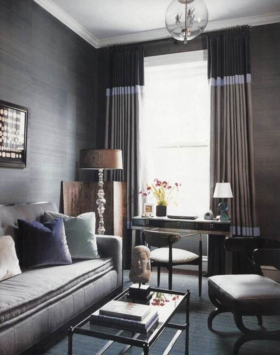 Синие шторы в интерьере гостиной