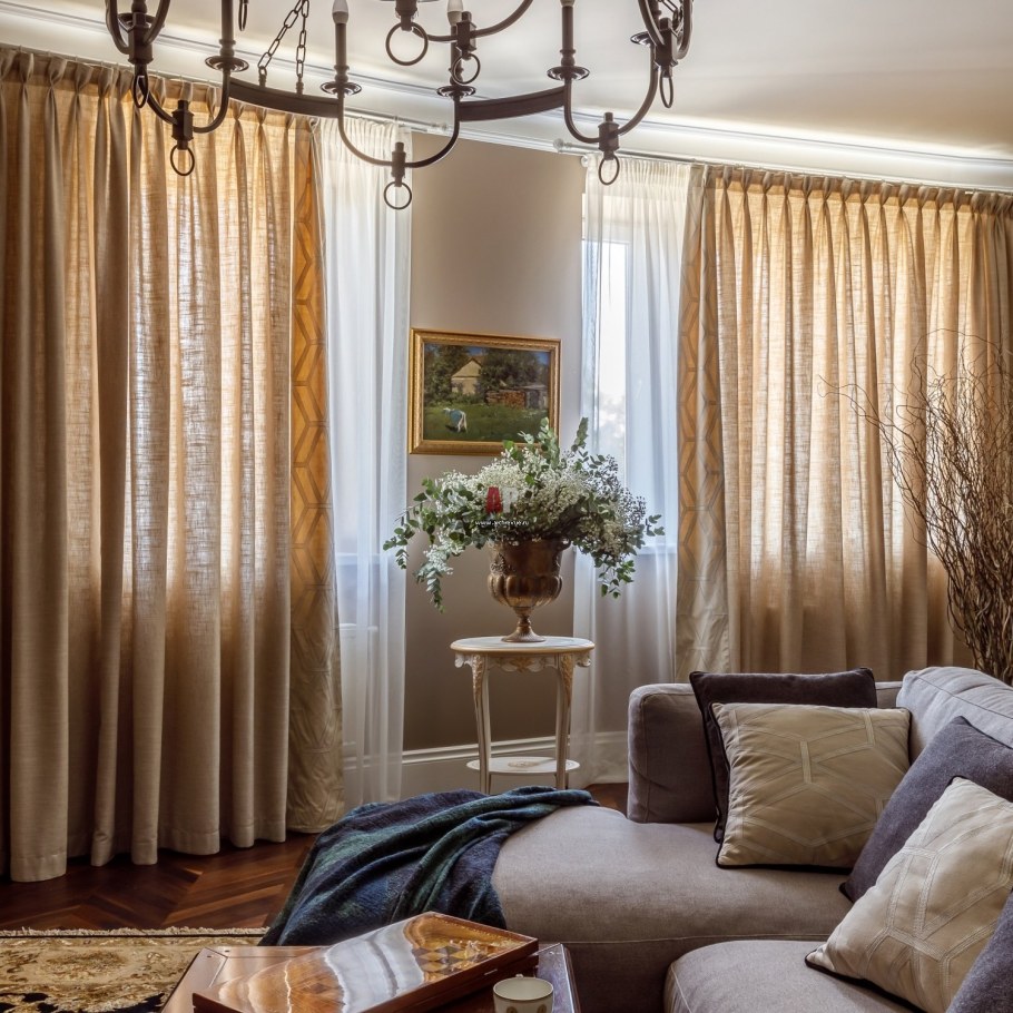 Интерьер квартир с карнизами