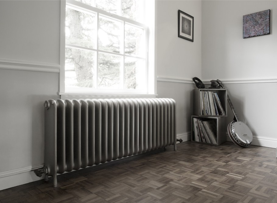 Рифар батареи серые в интерьере