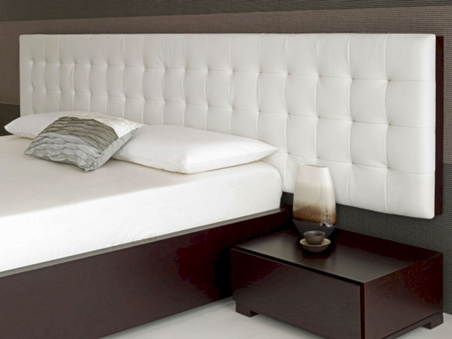 Кровать с мягким изголовьем