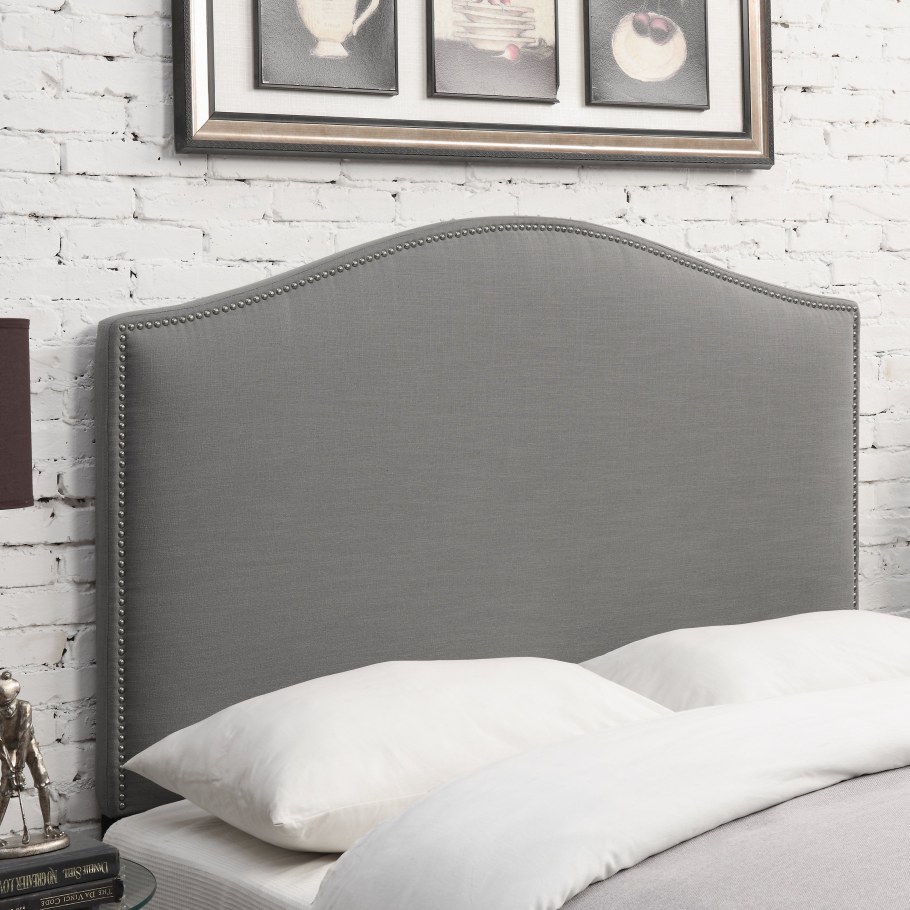 Кровать с мягким изголовьем