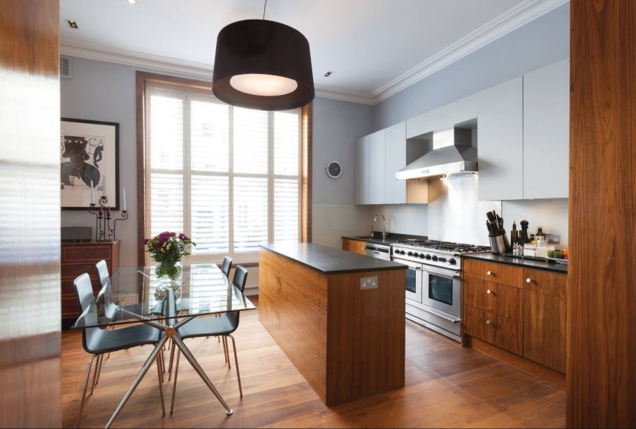 Маленькая проходная кухня