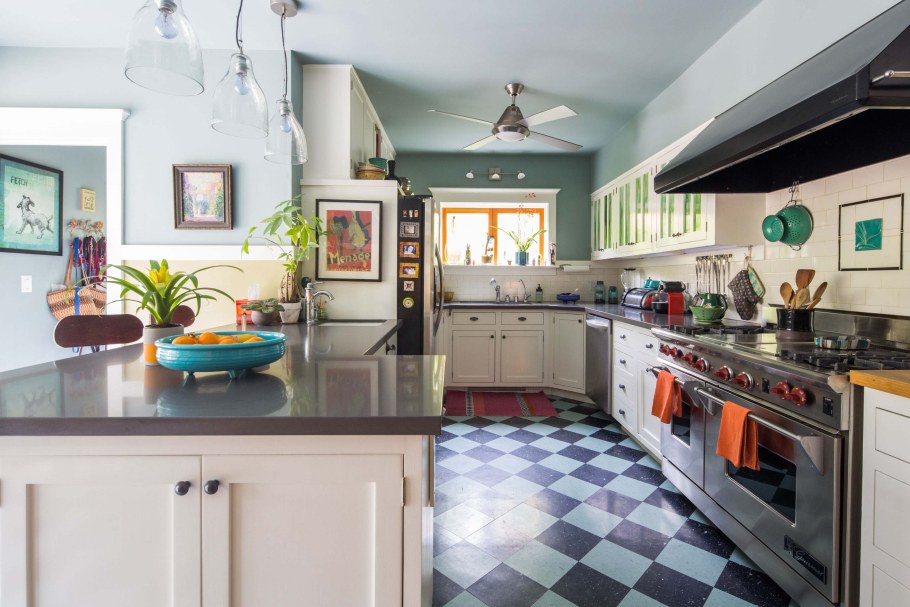 Проходная кухня в частном доме дизайн