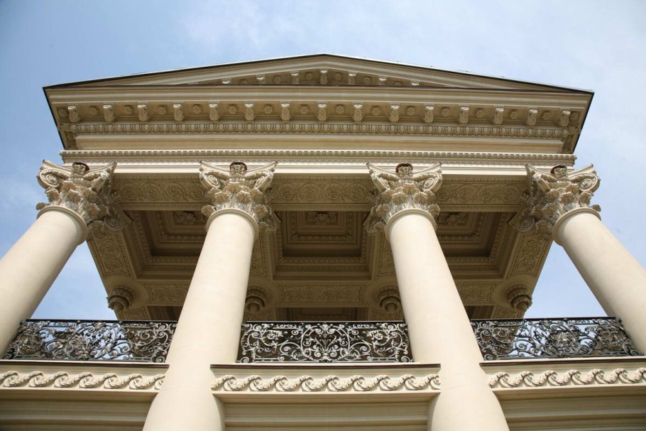 Коринфский ордер в архитектуре России