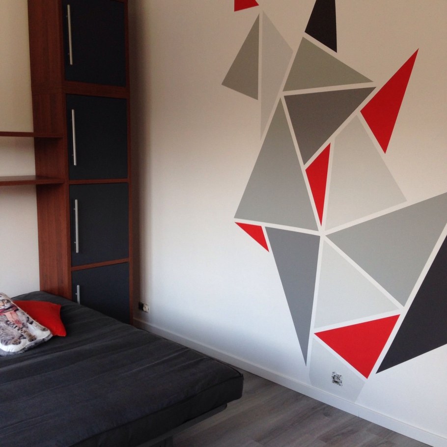 Треугольники на стене