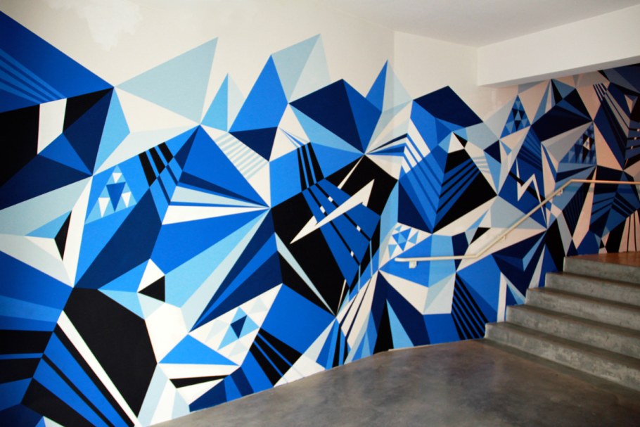 Геометрический рисунок на стене