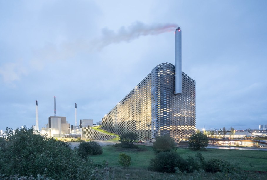 Мусороперерабатывающий завод в Дании