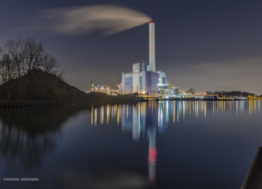 Мусоросжигательный завод в Сингапуре