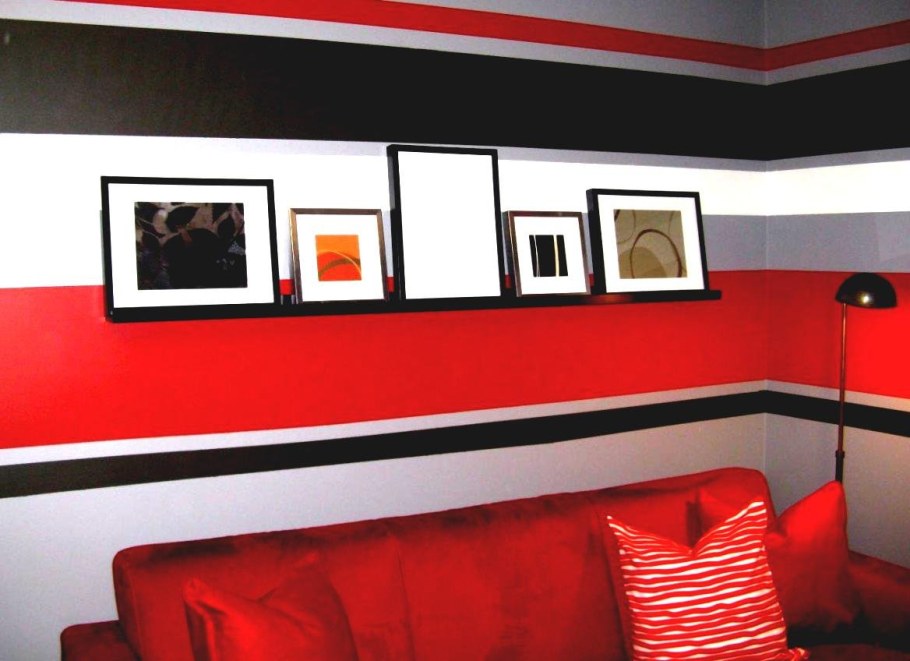 Полосы на стене в интерьере