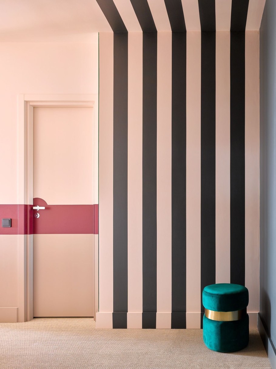 Полосатые стены в интерьере