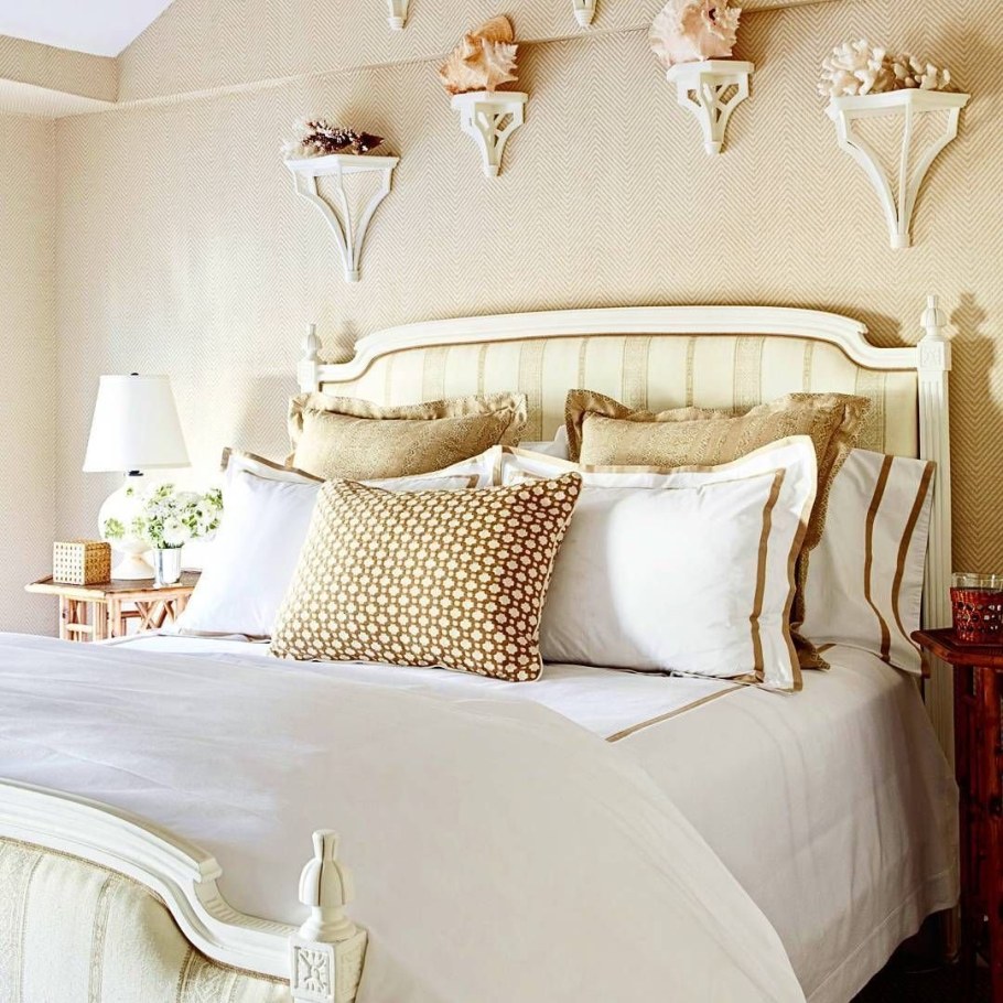 Украшение на стену в спальню