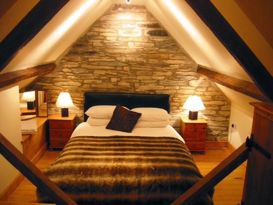 Комната на мансардном этаже