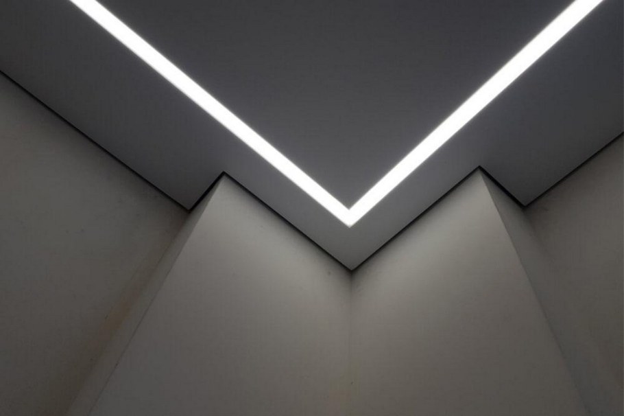 Теневой профиль для натяжных потолков EUROKRAAB