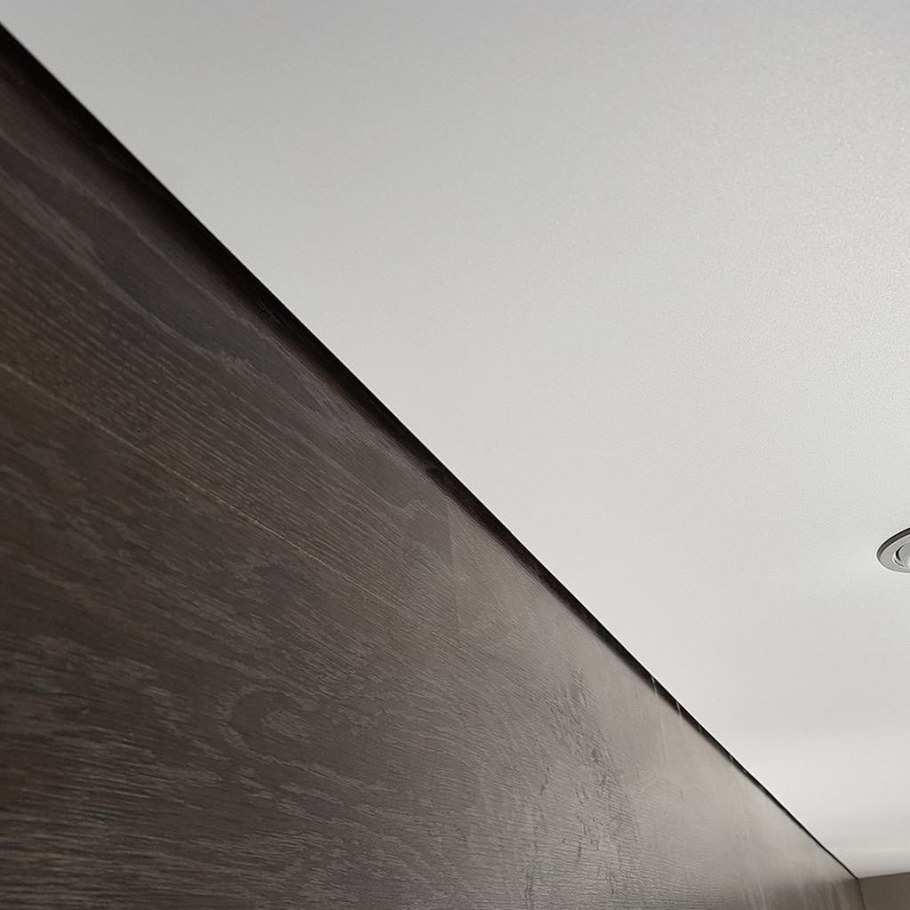 Теневой профиль для натяжных потолков