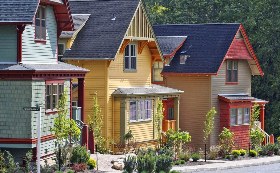 Цветные деревянные дома
