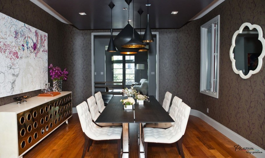 Темный потолок на кухне