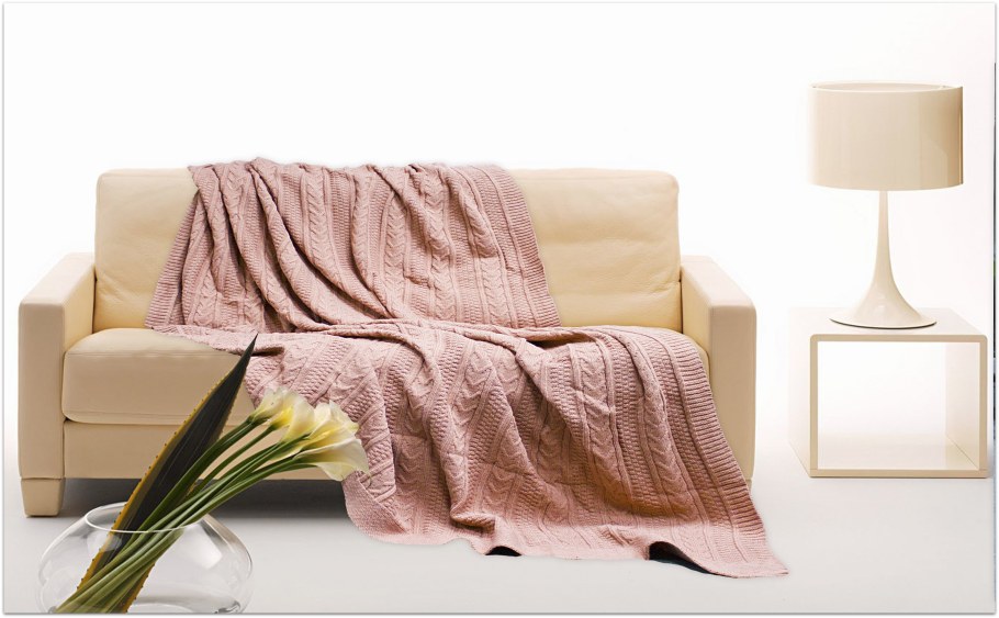 Красивый плед на диван