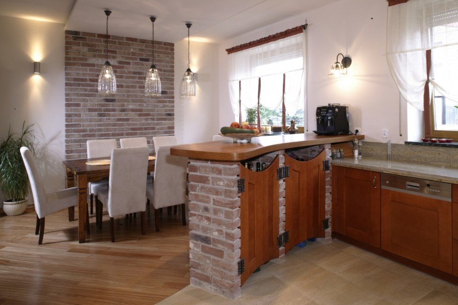 Кухня с барной стойкой из кирпича
