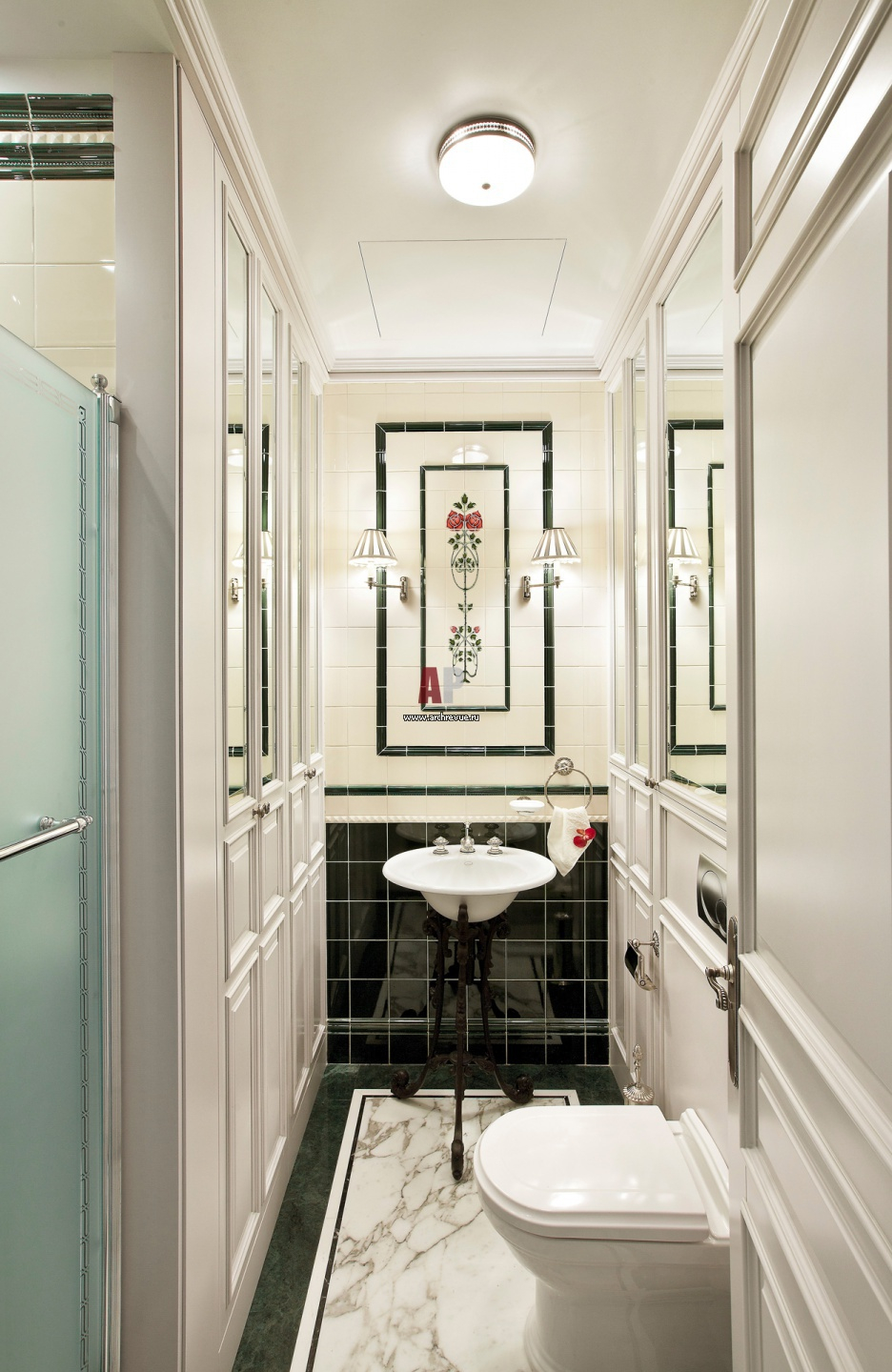 Туалет в неоклассическом стиле