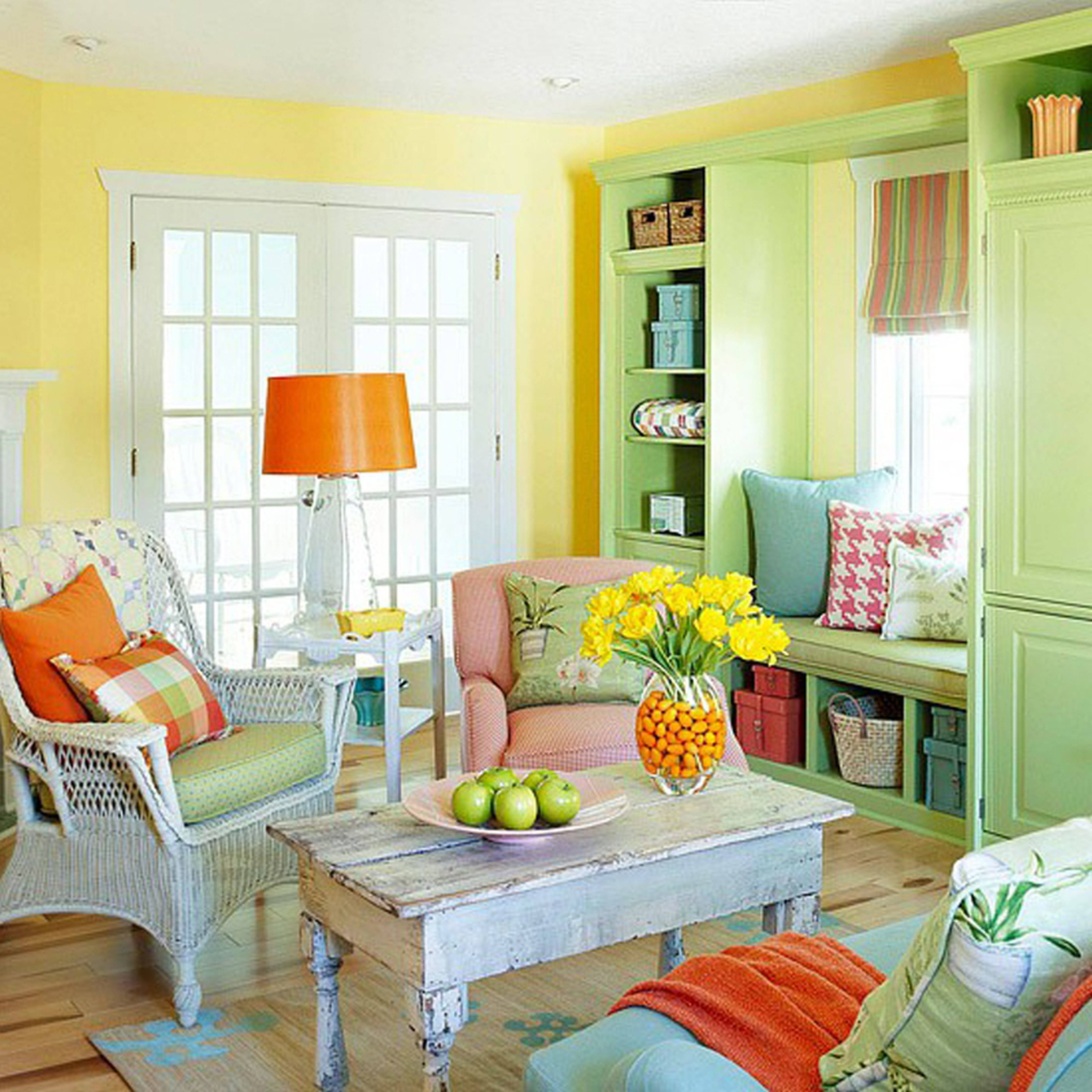 Разная мебель в разных комнатах. Яркие цвета в интерьере. Интерьер в ярких тонах. Яркая мебель в интерьере. Яркие стены в интерьере.