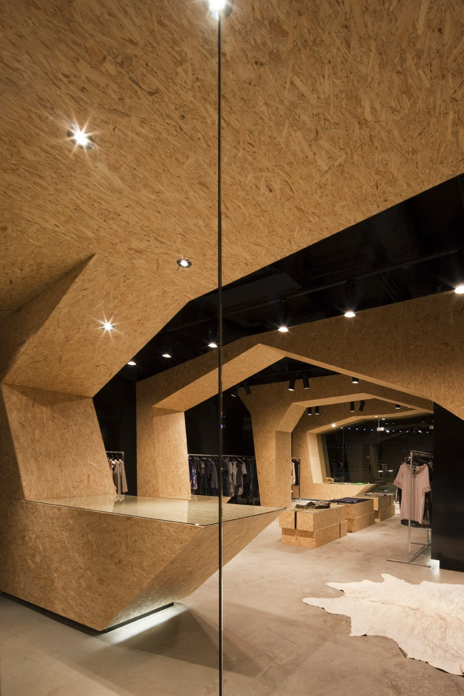 Зеркальные панели на стену