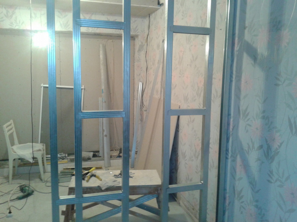 Перегородка из металлопрофиля