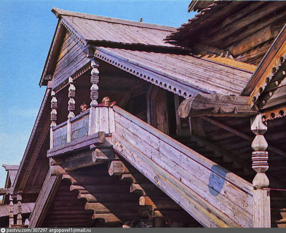 Крыльцо с аркой