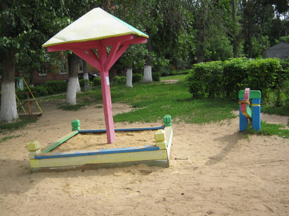 Грибок на детской площадке