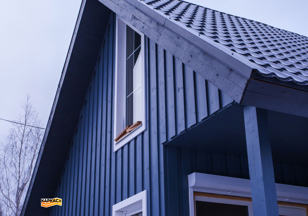 Фасад из вертикальной доски