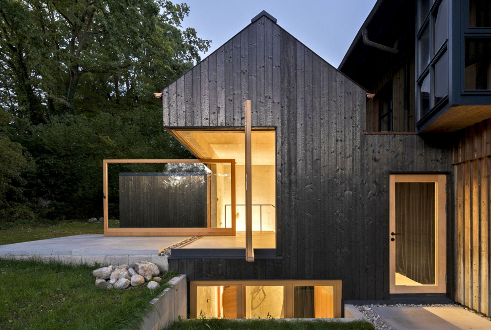 Фасад из обожженного дерева